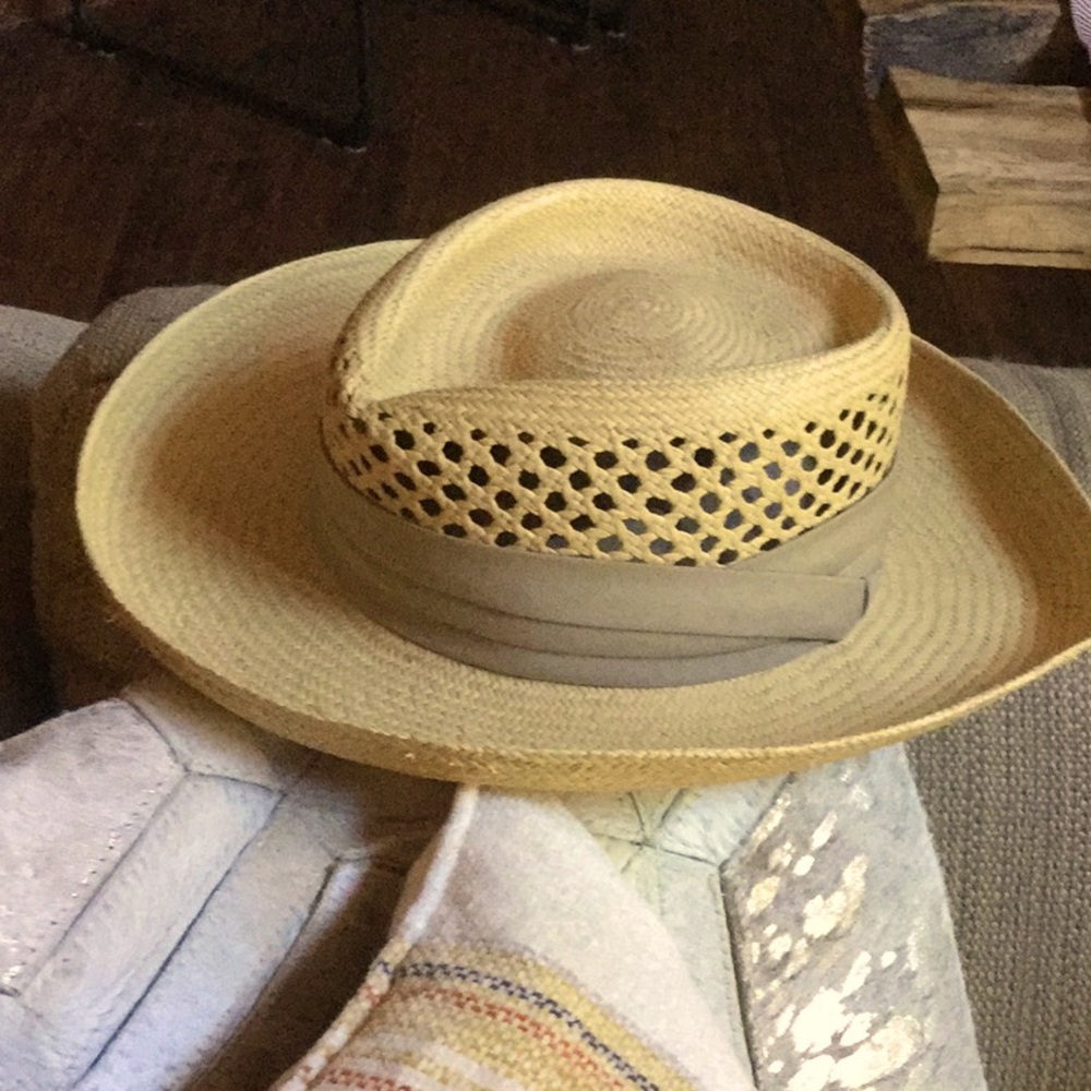 Fiesta straw hat horse racing cowgirl rodeo chic travel vacay farmer’s market